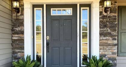 11-Acre Retreat | Firepit, Pickleball & Nature