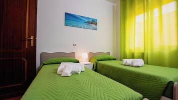 2 chambres, fer et planche Ă repasser, Wi-Fi gratuit, draps fournis