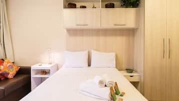 Studio | Verduisterende gordijnen, een strijkplank/strijkijzer, gratis wifi