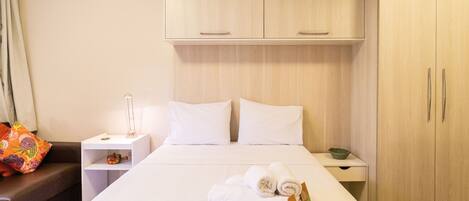 Cortinas blackout, tabla de planchar con plancha y wifi gratis