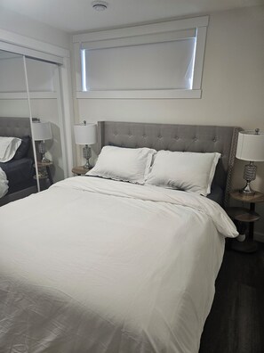 Iron/ironing board, WiFi, bed sheets