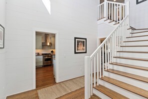 Interior - Hope Cottage sleeps 8 with a heated pool (St Simons Island)