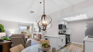 Unclassified image, 4 of 51, button - Modern Las Vegas Condo Near Strip w/ Pool & Gym and free parking NO RESORT FEES (Paradise)