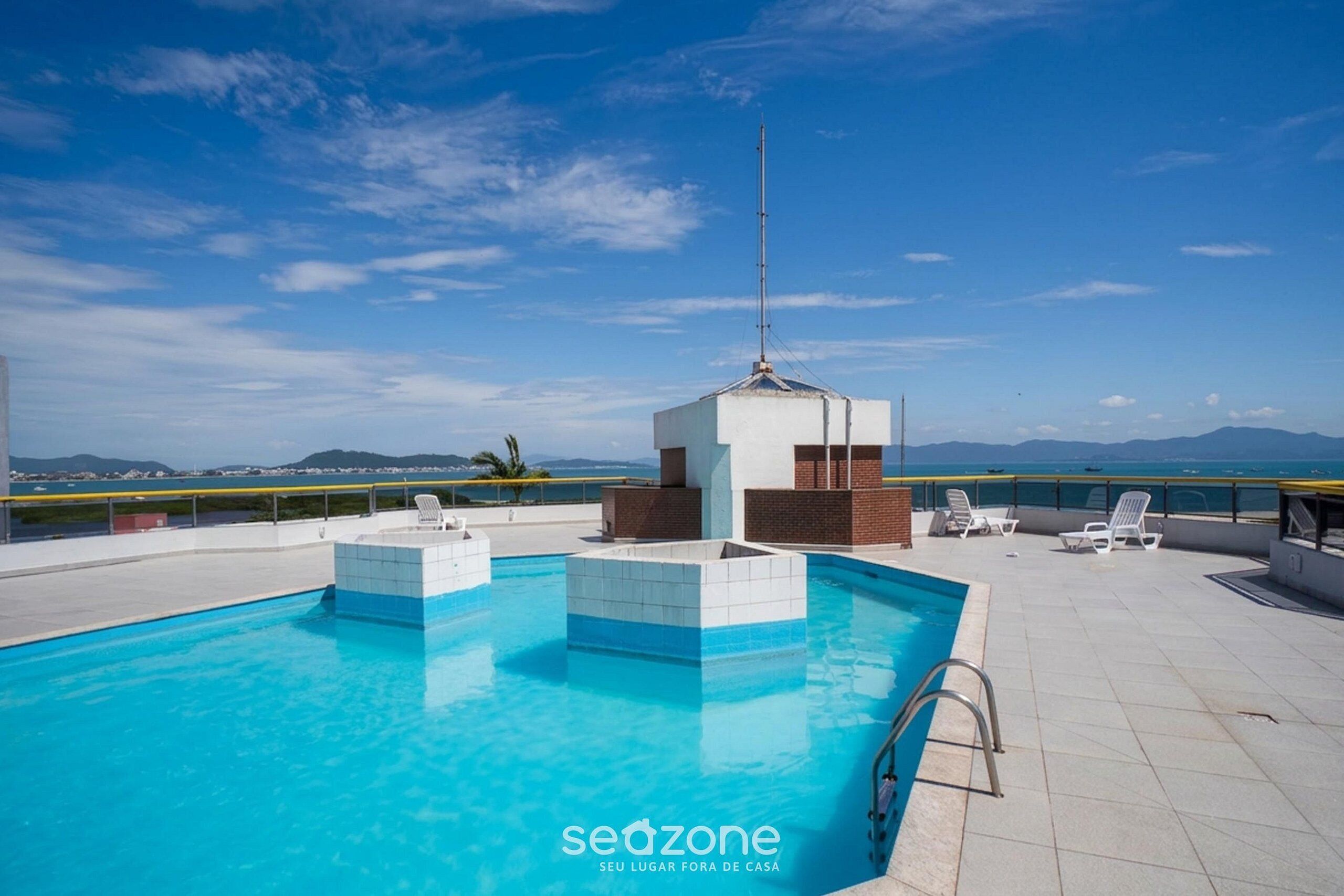 Basic Apartment | Pool