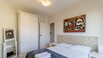 Apartamento básico | 2 quartos, Wi-Fi de cortesia