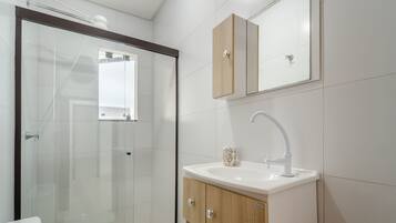 Apartamento básico | Banheiro | Chuveiro