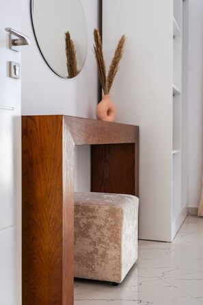 Apartment | Living area - Apartment With AC and Balcony Golem (Golem)