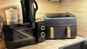 Microwave, oven, stovetop, dishwasher