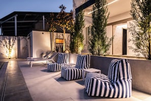 Seasonal outdoor pool, open 9:00 AM to 8:00 PM, pool umbrellas - Beatrice - Boutique Apartments Resort (Ljubljana)