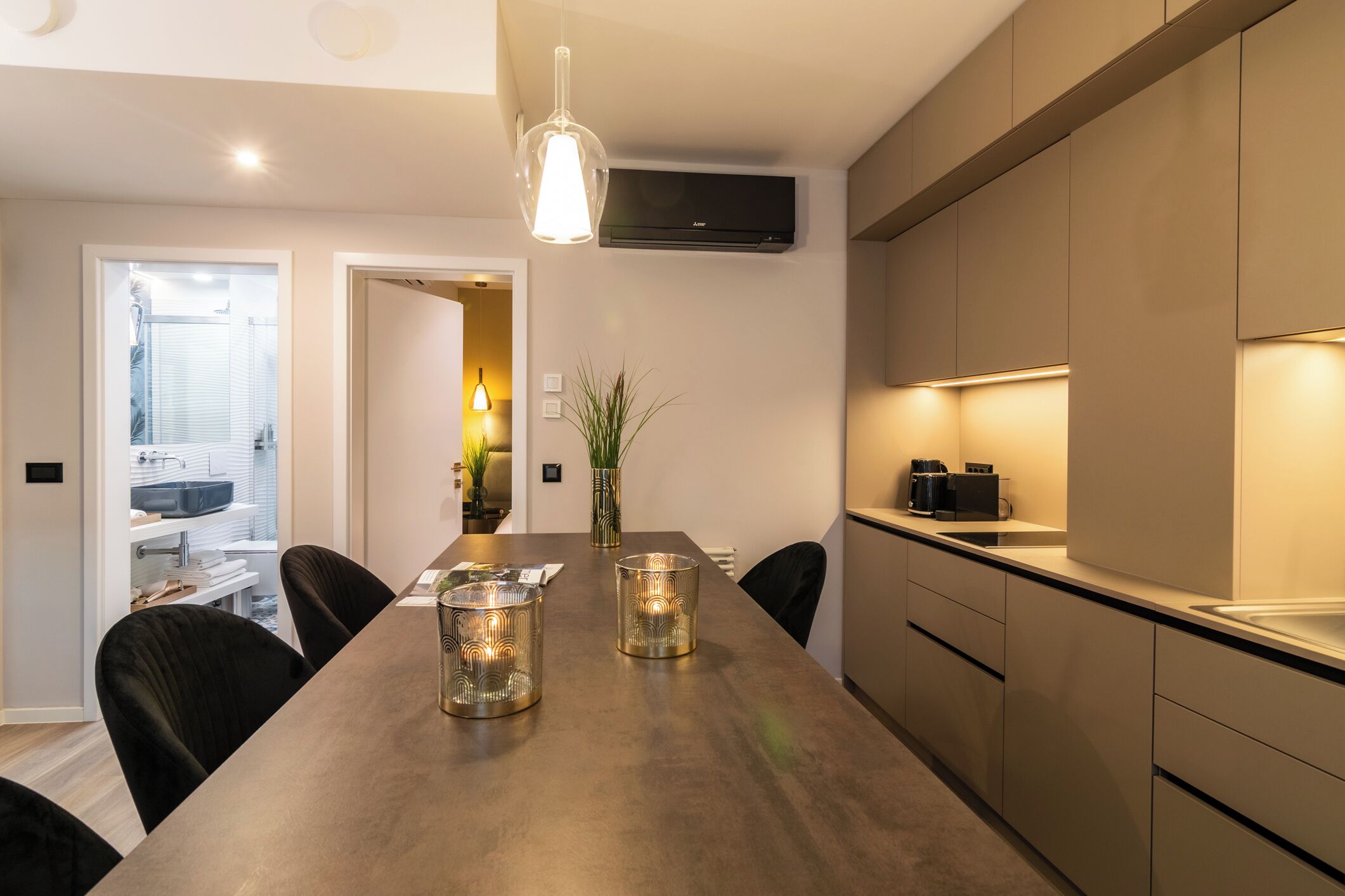 Suite – deluxe, kjøkken | Spisestue