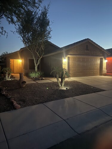 Fabulous 3-bedroom house with AC in San Tan Valley