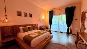 Habitación de lujo doble | Caja fuerte, escritorio, espacio para trabajar con un portátil