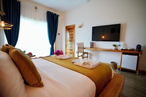 Luxury Double Room | In-room safe, desk, laptop workspace, soundproofing - Oasis Nungwi (Nungwi)