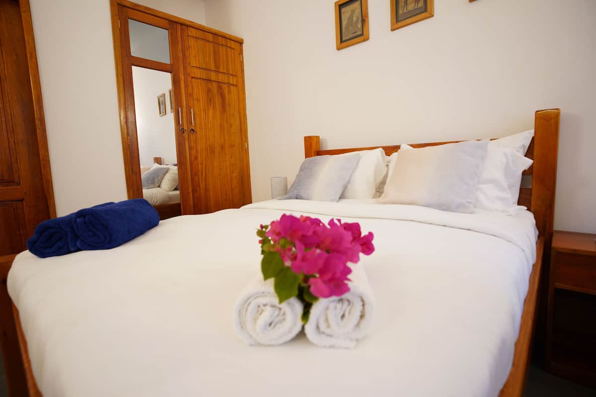 Double room with balcony | In-room safe, desk, laptop workspace, soundproofing