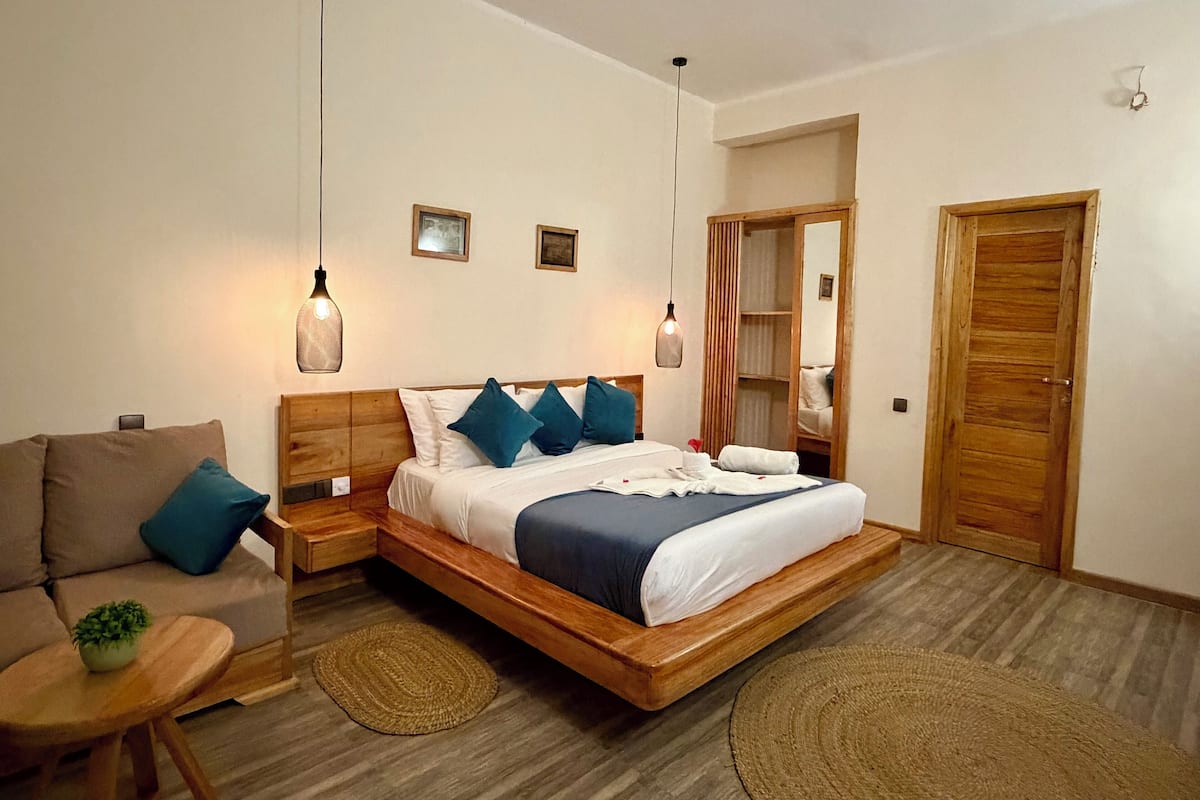 Luxury Double Room | In-room safe, desk, laptop workspace, soundproofing