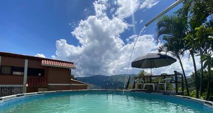 FARM WITH BEAUTIFUL VIEW 40MIN FROM MEDELLÍN. SPORTS COURT, SWIMMING POOL AND GYM.