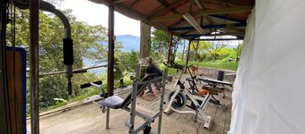 FARM WITH BEAUTIFUL VIEW 40MIN FROM MEDELLÍN. SPORTS COURT, SWIMMING POOL AND GYM.