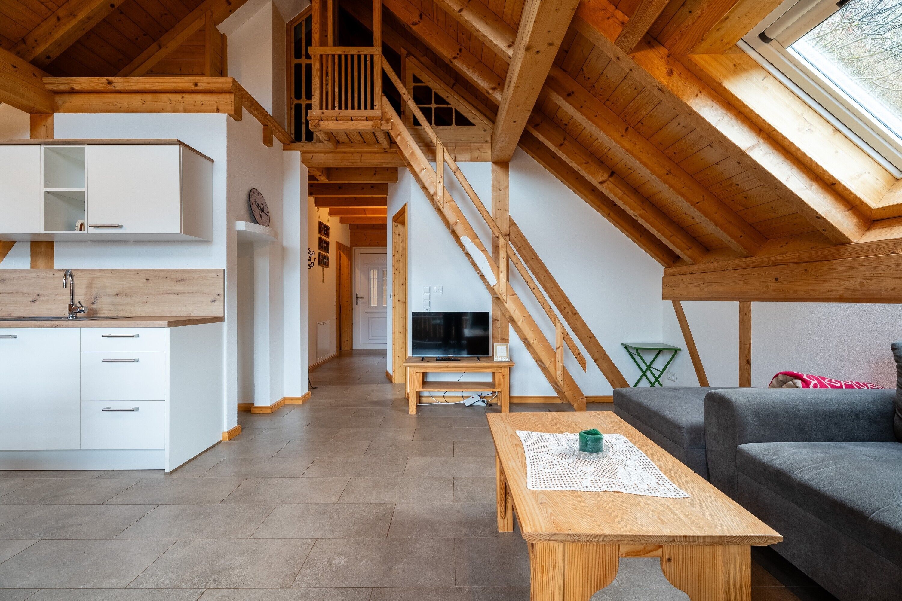 Fernseher, Tischtennisplatte