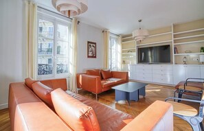 TV - WHERE CONTEMPORARY LIVING MEETS THE SOUL OF HISTORIC SAINT-GERMAIN (Paris)
