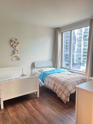 2 bedrooms, iron/ironing board, Internet, bed sheets - Charming 2-bedroom apartment with fitness room and AC in fabulous Boston (Boston)
