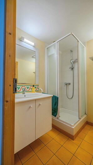 Shower - Studio Les Cordeliers centre ville pres du marche (La Rochelle)