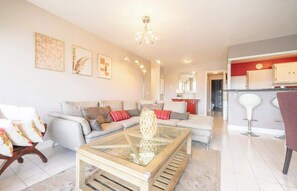 Een televisie en een kantoor