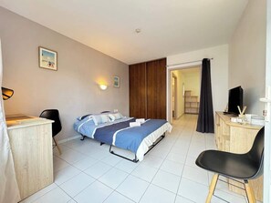 سرير سفر وواي فاي وملاءات أسرّة وتسهيلات لدخول الكراسي المتحركة