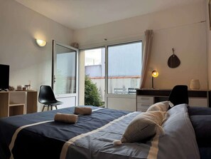 Travel crib, WiFi, bed sheets, wheelchair access - Golden Waves Aparthotel - Kiwi Residence (Aytré)