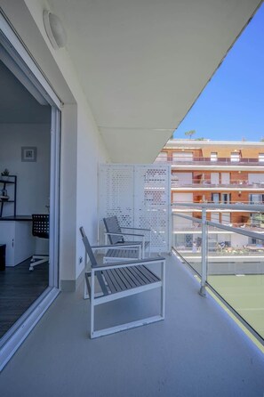 Property grounds - Studio with a view of Lake La Sole (La Rochelle)
