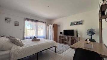 Silitysrauta/-lauta, Wi-Fi, vuodevaatteet