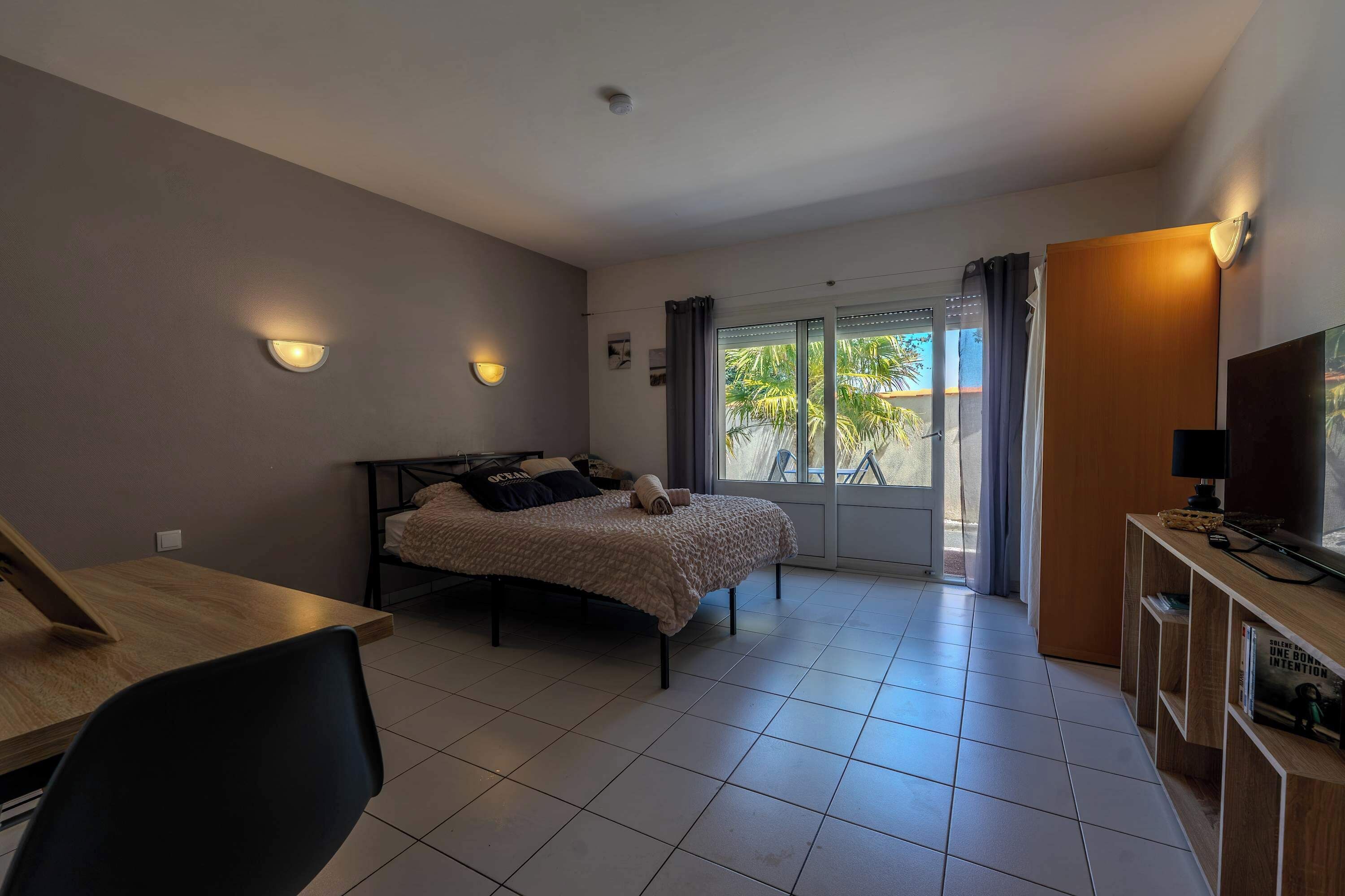 1 chambre, fer et planche à repasser, Wi-Fi, draps fournis