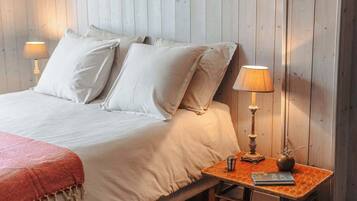 Fer et planche Ă repasser, lit parapluie, Wi-Fi, draps fournis