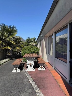 Outdoor dining - Dunes Apart-Hotel - Kiwi Residence (Aytré)