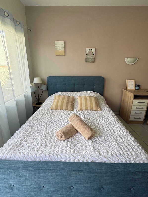 Iron/ironing board, travel cot, WiFi, bed sheets - Appart-Hotel du drapeau bleu Residence Kiwi (Aytré)