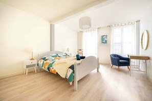 2 bedrooms, travel crib, WiFi, bed sheets - Appartement de l'ammonite (La Rochelle)