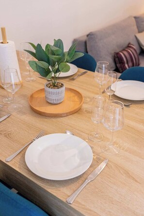 Dining - Appartement de l'ammonite (La Rochelle)