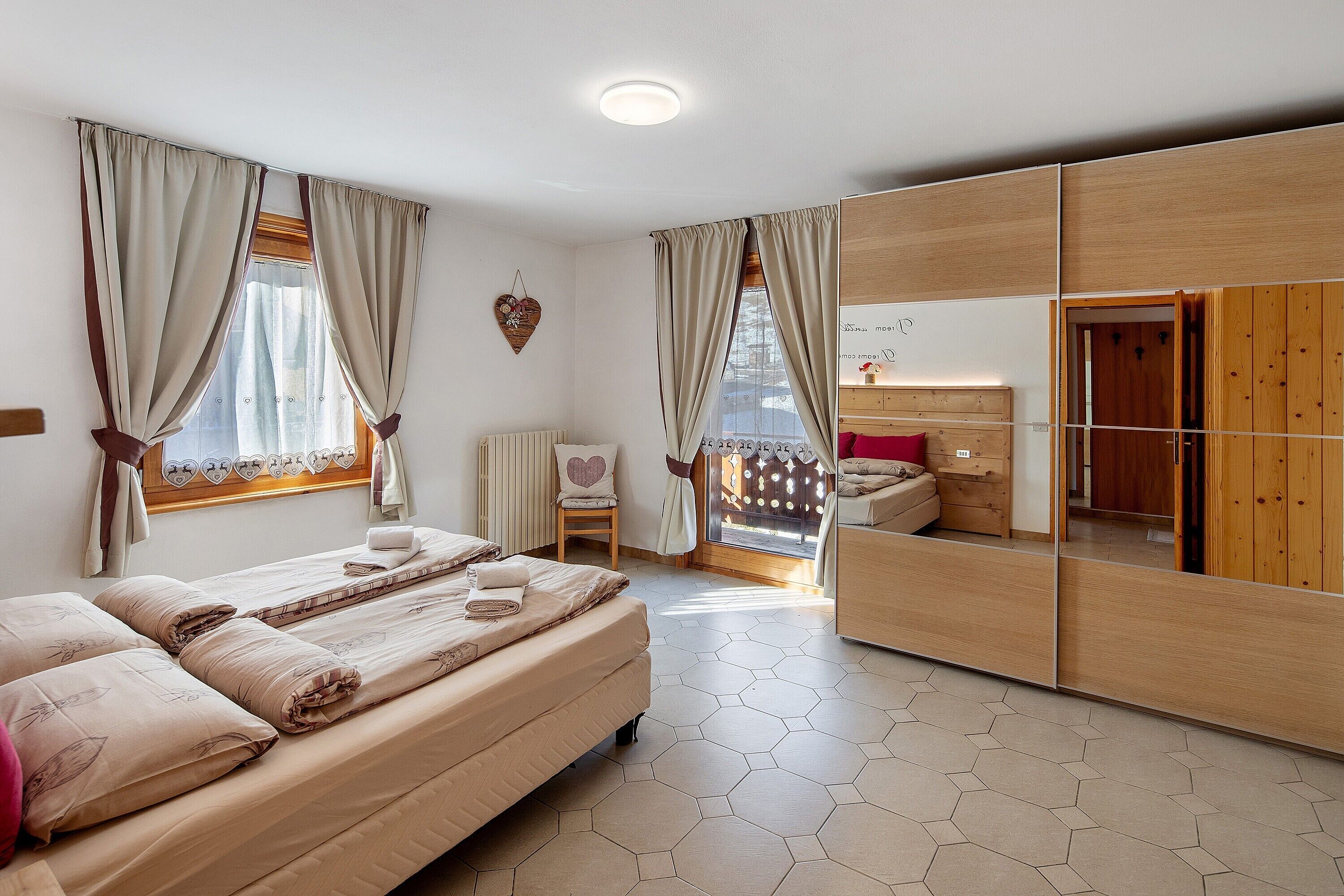 3 bedrooms, WiFi, bed sheets