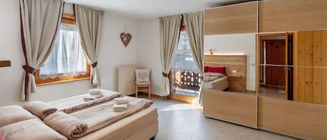 3 bedrooms, WiFi, bed sheets