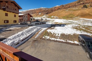 Property grounds - Apartment 'Baita Angela' with Mountain View, Balcony and Wi-Fi (Livigno)