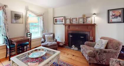 Enchanting 4-bedroom farmhouse in Londonderry