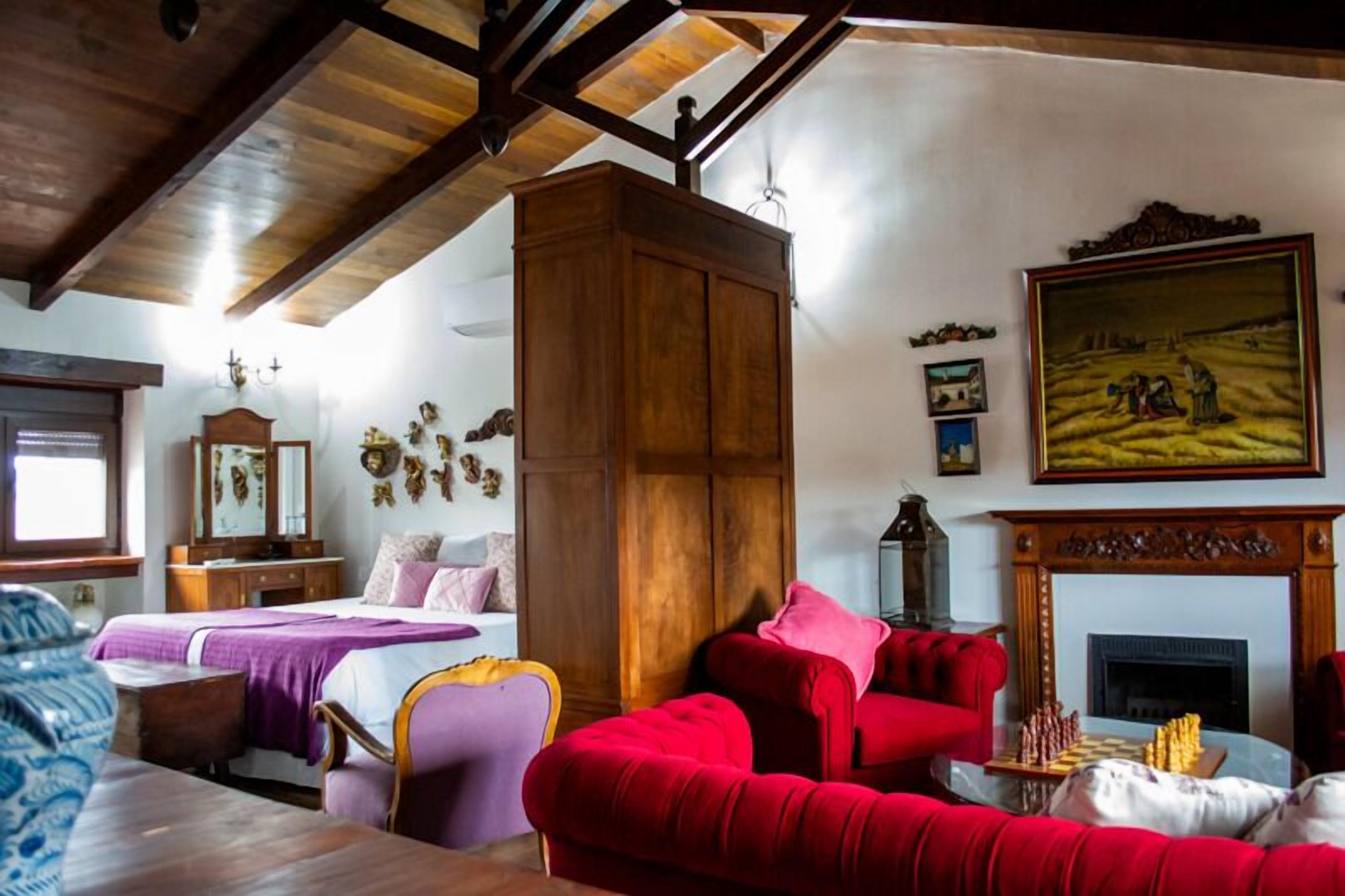 Deluxe Studio Suite, Garden View | Free WiFi