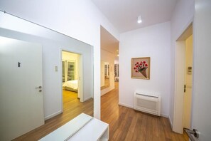 아파트, 침실 2개, 발코니, 시내 전망 | 책상, 암막 커튼, 다리미/다리미판, 무료 WiFi