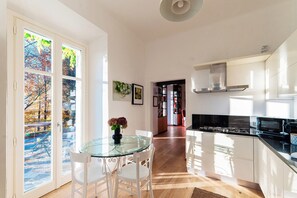 Apartment, Mountain View | Private kitchen - Villa Rocawood (Brunate)