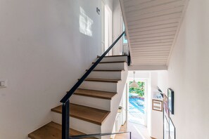 公寓, 山景 | 高档床上用品、羽绒被、熨斗/熨衣板、婴儿床