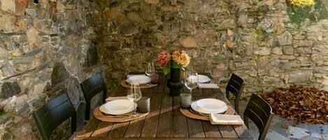 Apartment, Mountain View | Premium bedding, down duvets, iron/ironing board, cots/infant beds