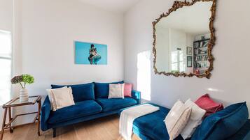 Appartamento, vista montagna | Biancheria da letto di alta qualità, copriletto in piuma