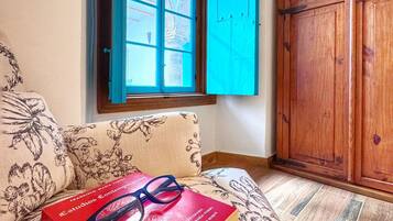 Deluxe appartement, uitzicht op de binnenplaats | Luxe beddengoed, bedden met traagschuimmatrassen