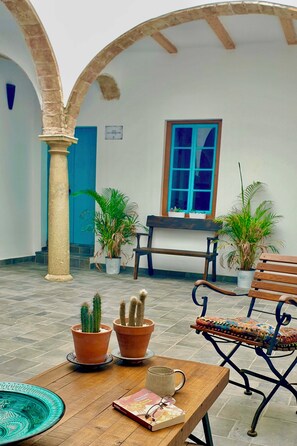 Deluxe Apartment, Courtyard View | Terrace/patio