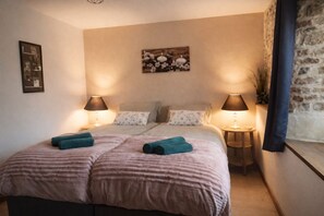 2 chambres, fer et planche à repasser, lit parapluie, Wi-Fi gratuit