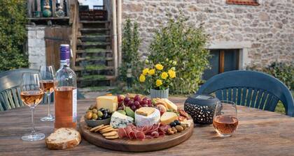 Holiday home Chabanais with heated pool located
Charente Tranquille Vienne Gites